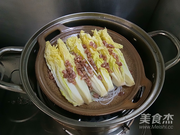 腊肠粉丝蒸娃娃菜