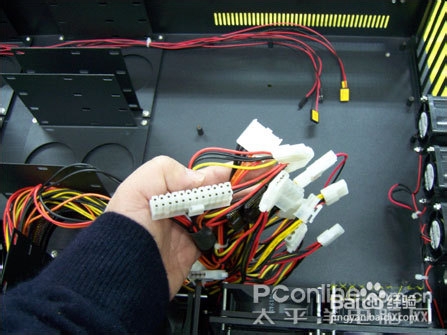 轻松组装20硬盘海量存储服务器：[1]