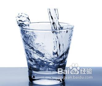 教你自制柠檬红茶收敛水