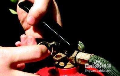 便携式灭火器的正确使用方法