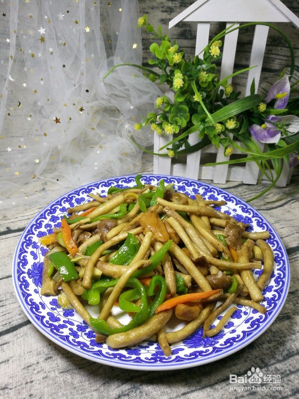青椒鸡肉炒茶树菇的好吃做法