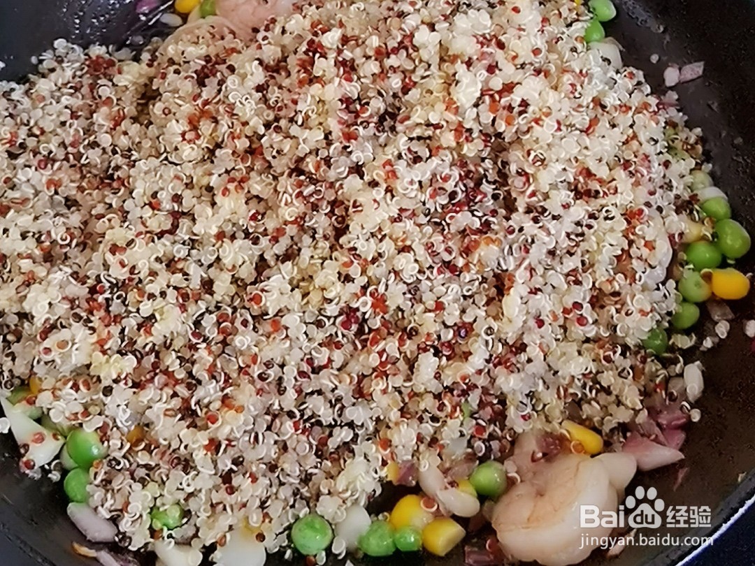 高蛋白低脂肪的三色藜麦虾仁炒饭