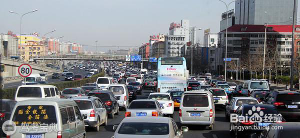 新手行车上路请注意 这样任性容易挨揍