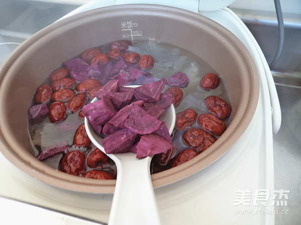 紫薯红枣银耳羹