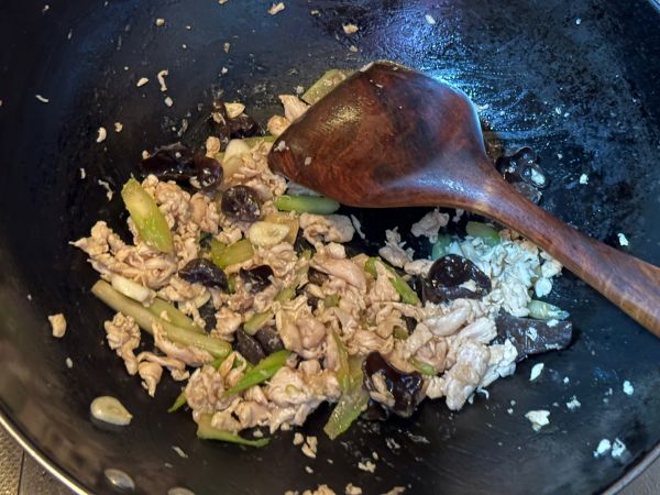 味道芦笋木耳熘鸡片