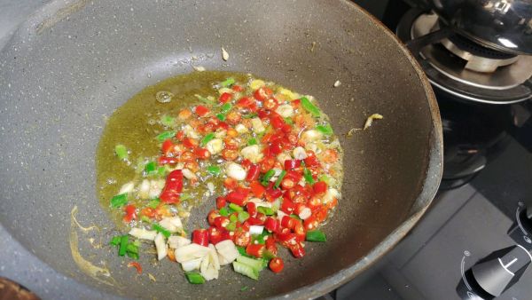 韮菜鸡蛋豆芽炒粉条