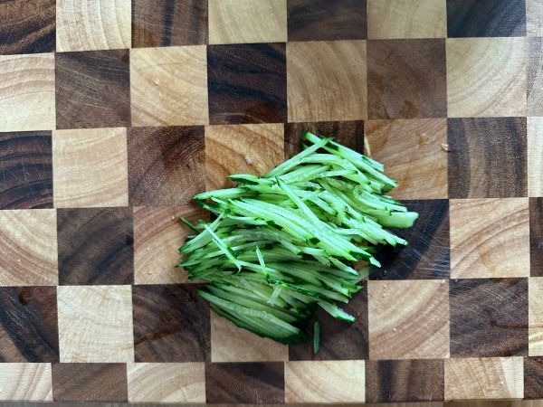 开心果拌绿豆凉粉