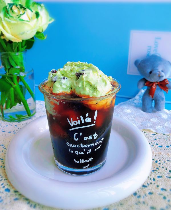 蔓越莓抹茶冰咖啡