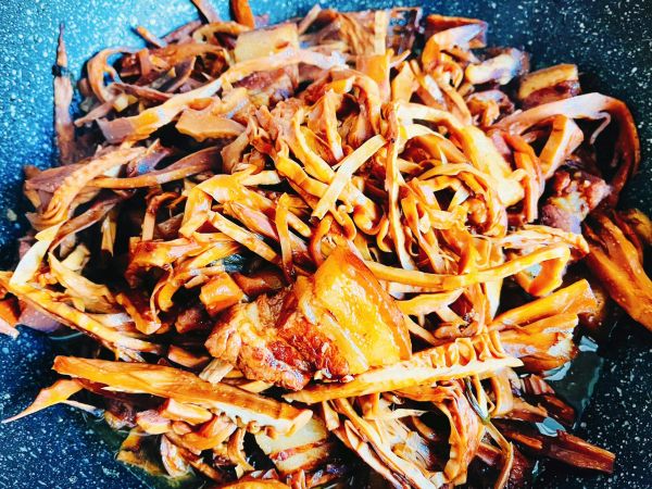 鸿运菜红烧肉笋