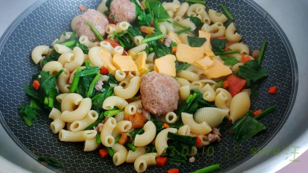 茄士菜焖肉酱面