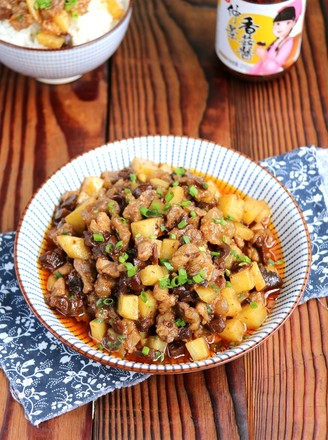 香菇酱土豆牛肉丁