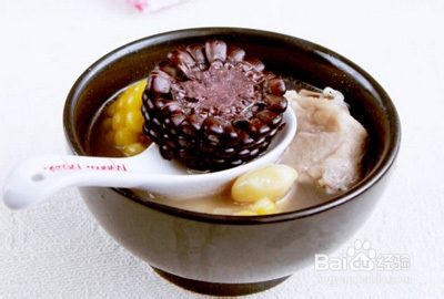 营养白果玉米排骨煲