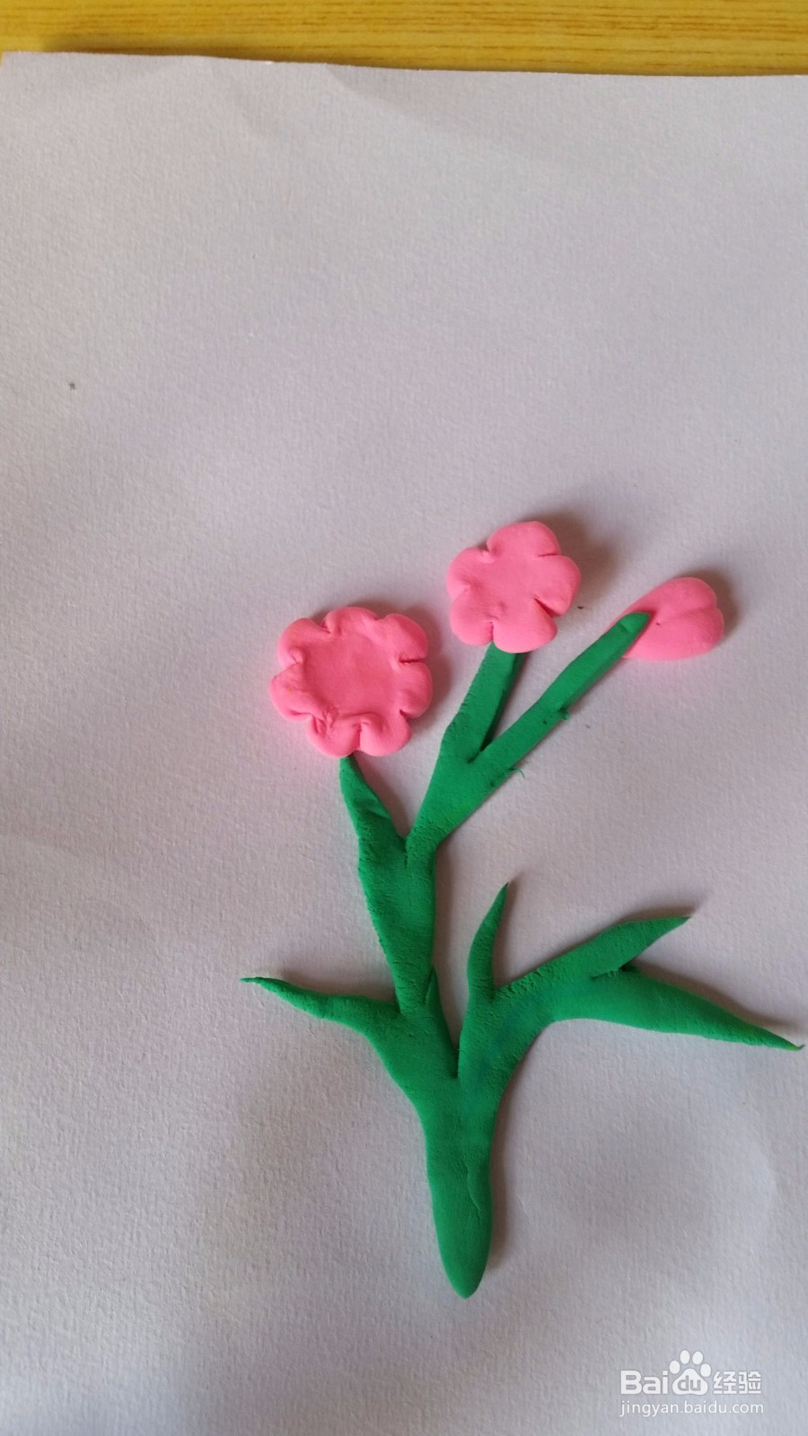 漂亮的梅花小彩泥制作