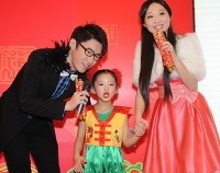 10个月小孩子，该怎么让她建立安全感啦