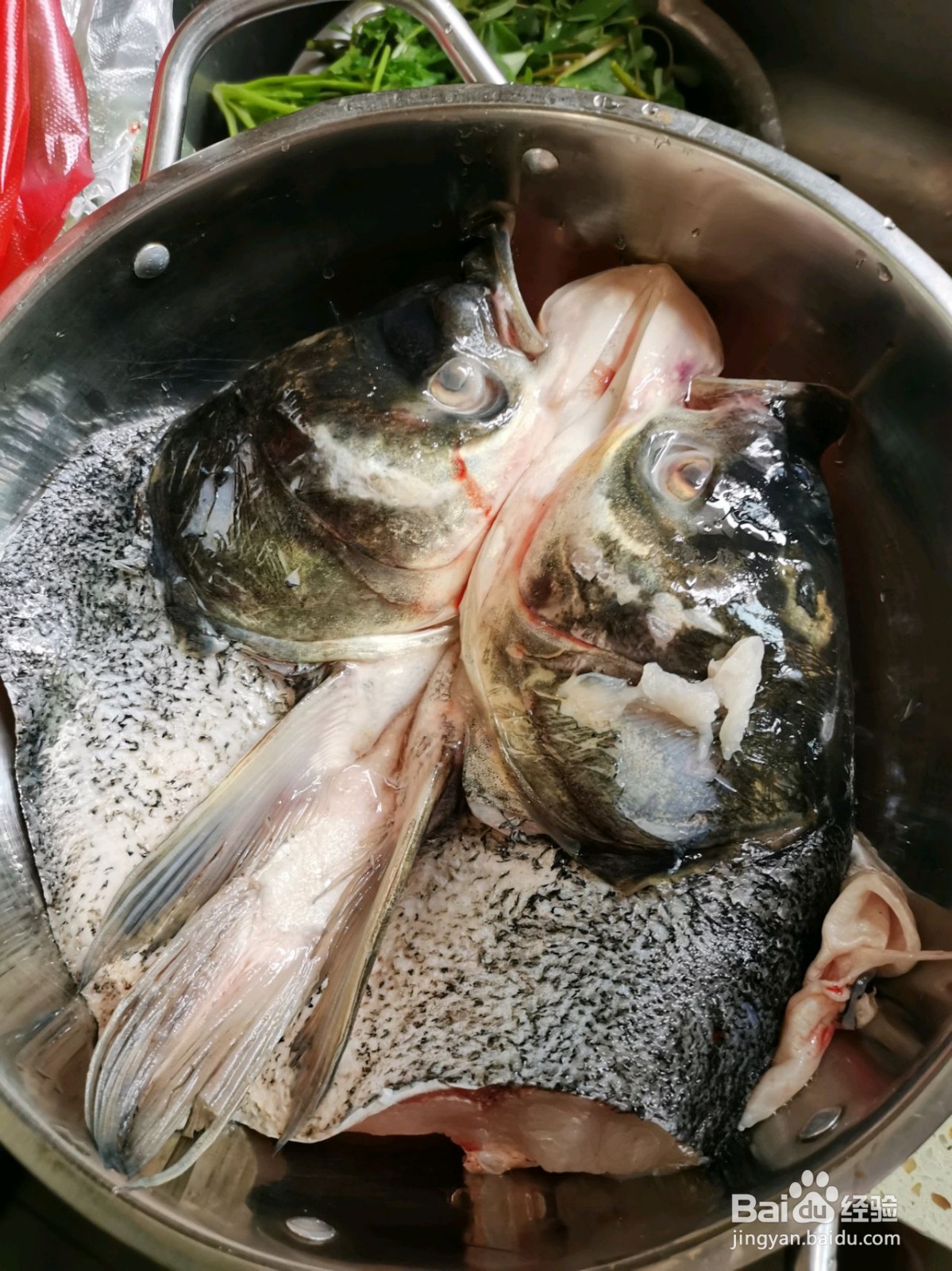 双椒蒸鱼头的做法