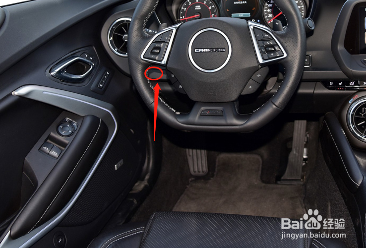 雪佛兰科迈罗汽车灯光高度怎么调节