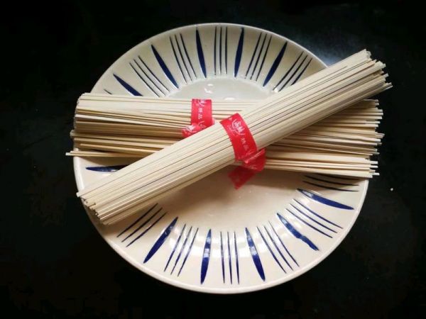 麻辣卤汤牛肉面