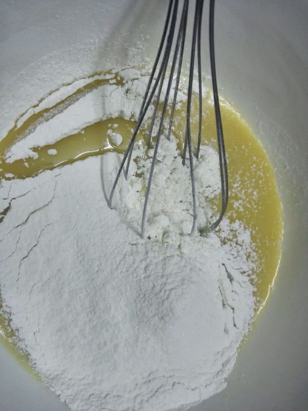 蜜糖杏仁戚风蛋糕