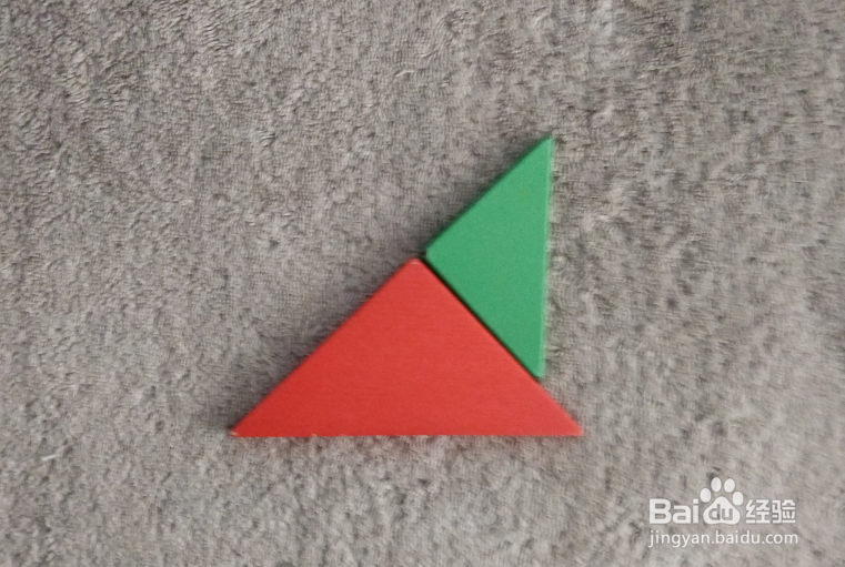 用七巧板怎样拼一只冰上滑行的企鹅？