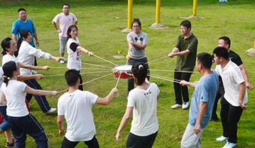 公司团建是干什么