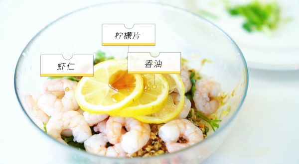 雪碧虾仁凉拌方便面