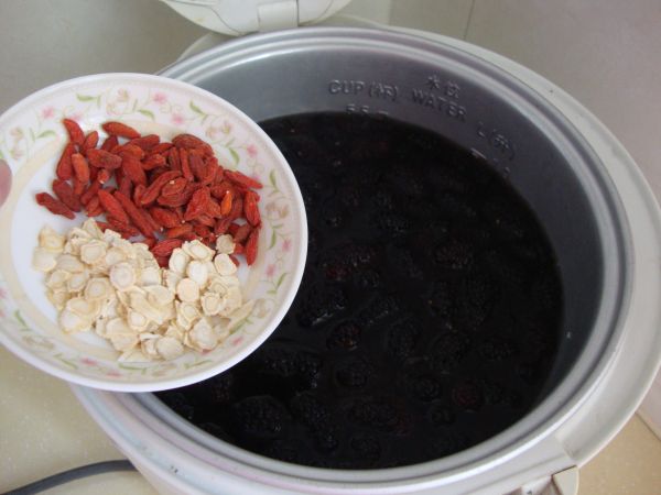 洋参枸杞桑葚膏