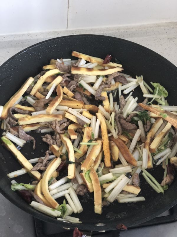 芹菜肉丝炒豆干