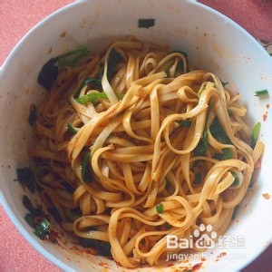 超级美味油泼面