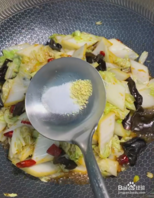 青椒炒白菜的做法！