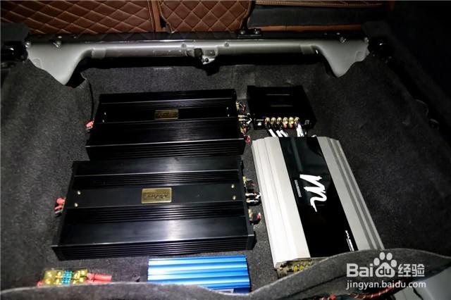 广州宝马X5过顺德音响改装升级作业