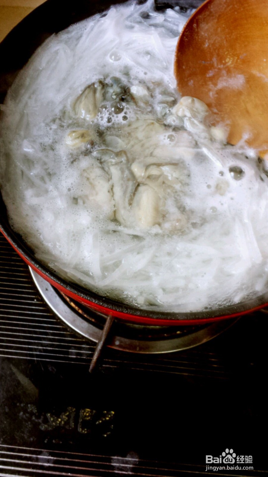 萝卜牡蛎粉丝汤的做法