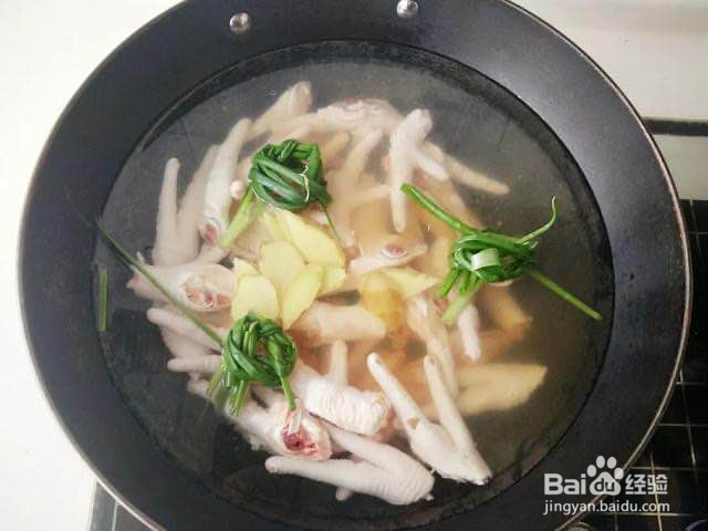 夏天消暑美食——青桔银耳凤爪