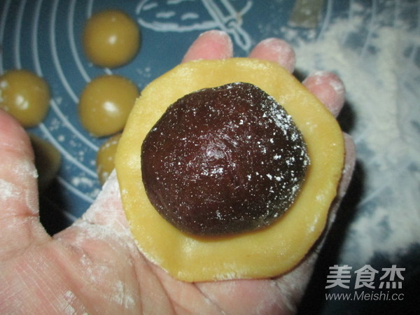 广式豆沙板栗月饼