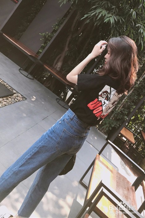 小肚腩穿什么衣服好看？