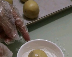 金腿柚香五仁月饼的做法
