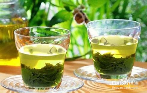 如何给客人续茶水