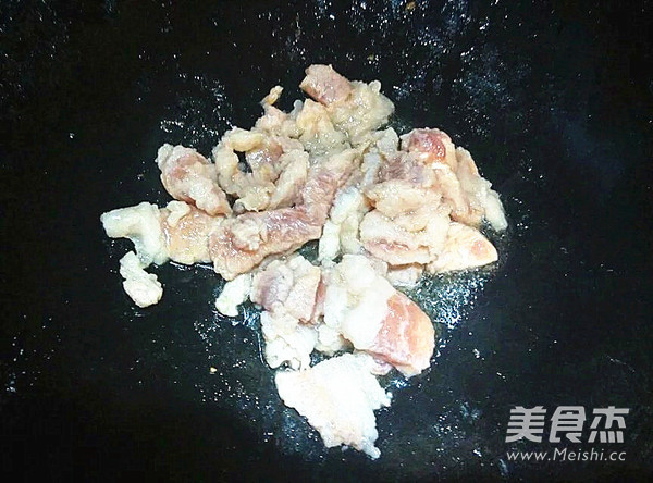 猪肉香芹炒肉饼