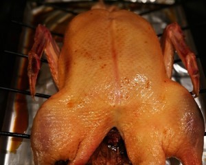 怎么做一只色香味俱全的家庭烤鸭