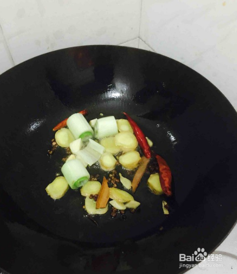 快手菜 【鸡腿煲】的做法