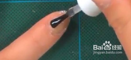 怎样DIY手绘美甲之素雅OL