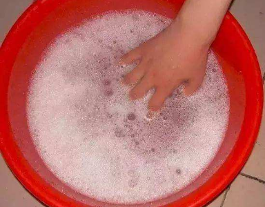 羊毛材质的衣服如何清洗