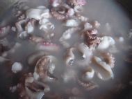 男人补肾食谱——鱿鱼炒韭菜的做法