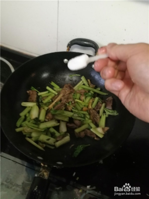 芹菜段炒熟猪肉
