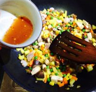 菠萝海陆双鲜炒饭