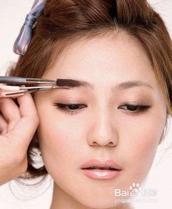 如何化妆眉形