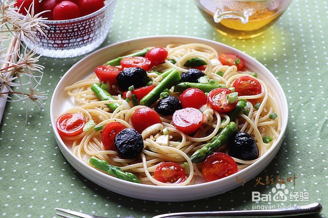 黑蒜番茄拌意大利面的做法