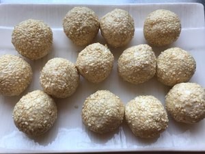 怎么做空心麻团