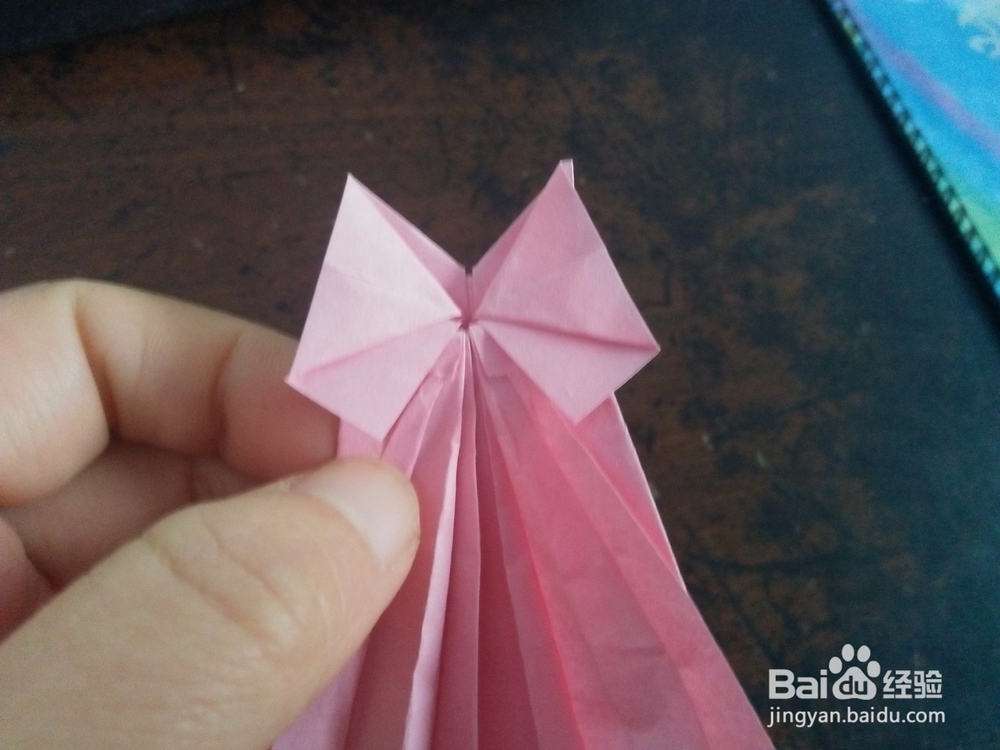 如何用纸折晚礼服连衣裙