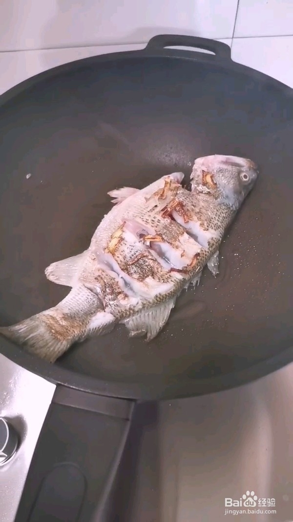 红烧鲈鱼的做法