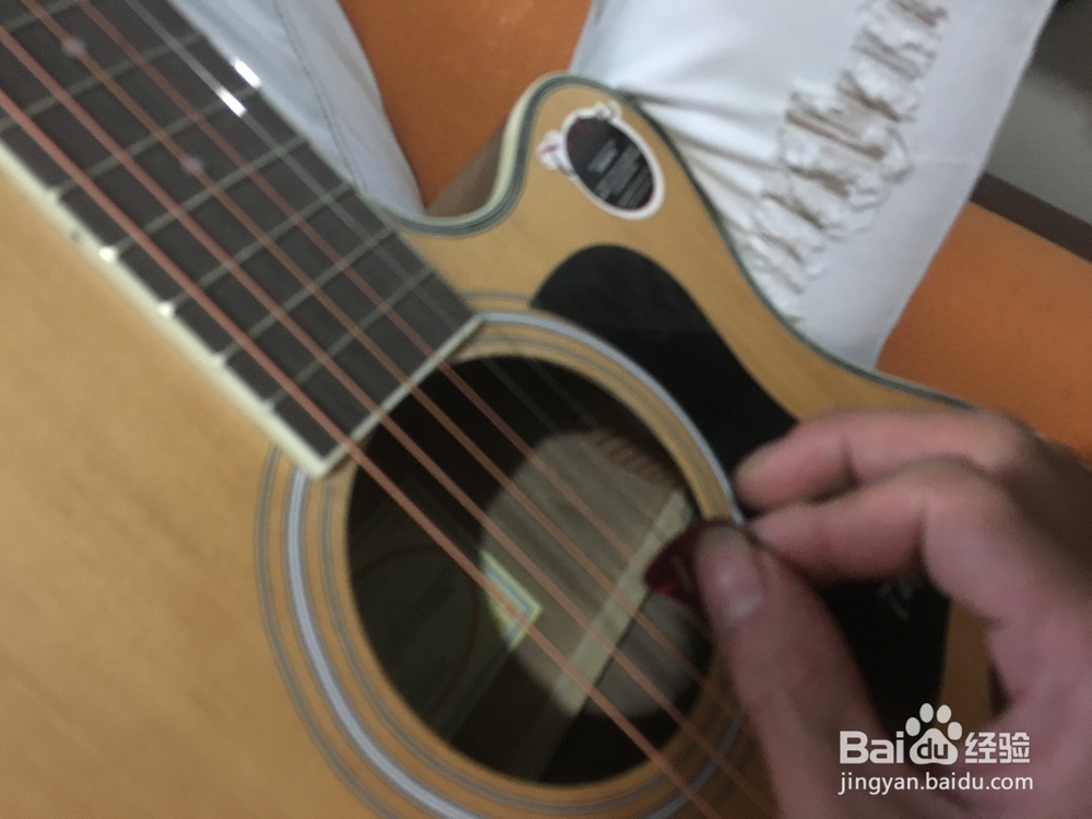 怎样正确使用民谣吉他弹奏